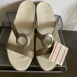 NWT Crocs Sanrah Sandals Womens 10 Khaki Oyster Color Slip On Shoes